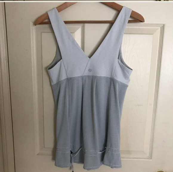 Lululemon grey top - Picture 2 of 4
